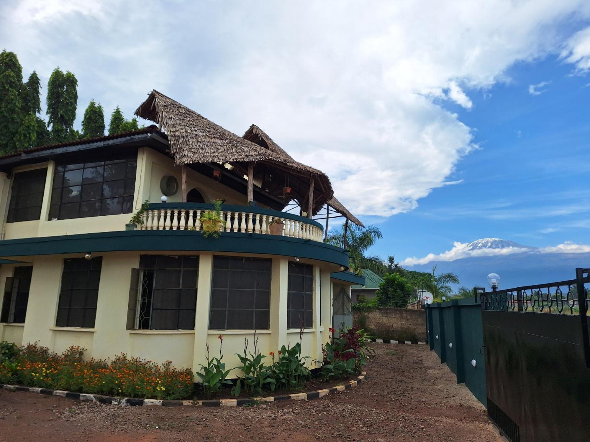 Hill View Garden Hotel Moshi Buitenkant foto